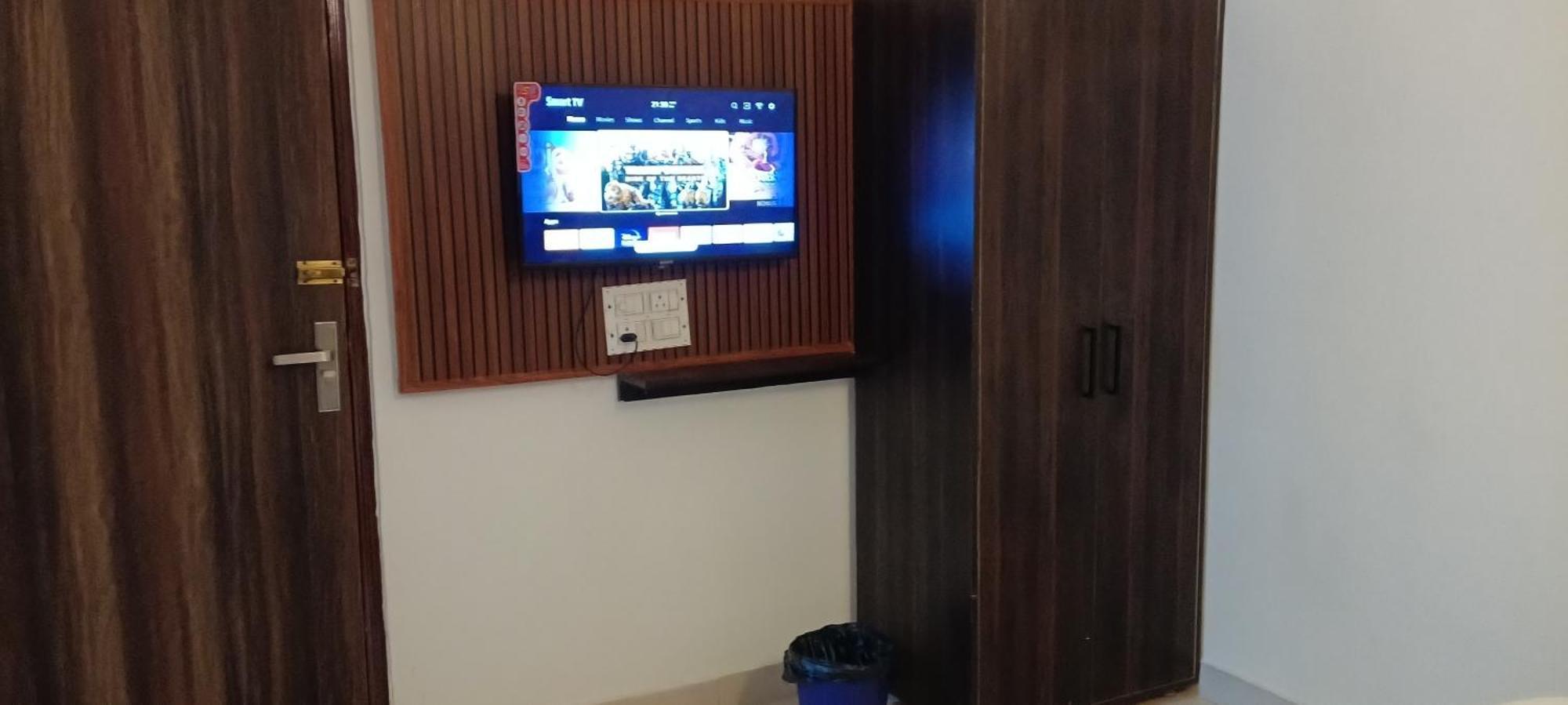 Hotel Blue Heaven Oyotownhouse Ghaziabad Extérieur photo